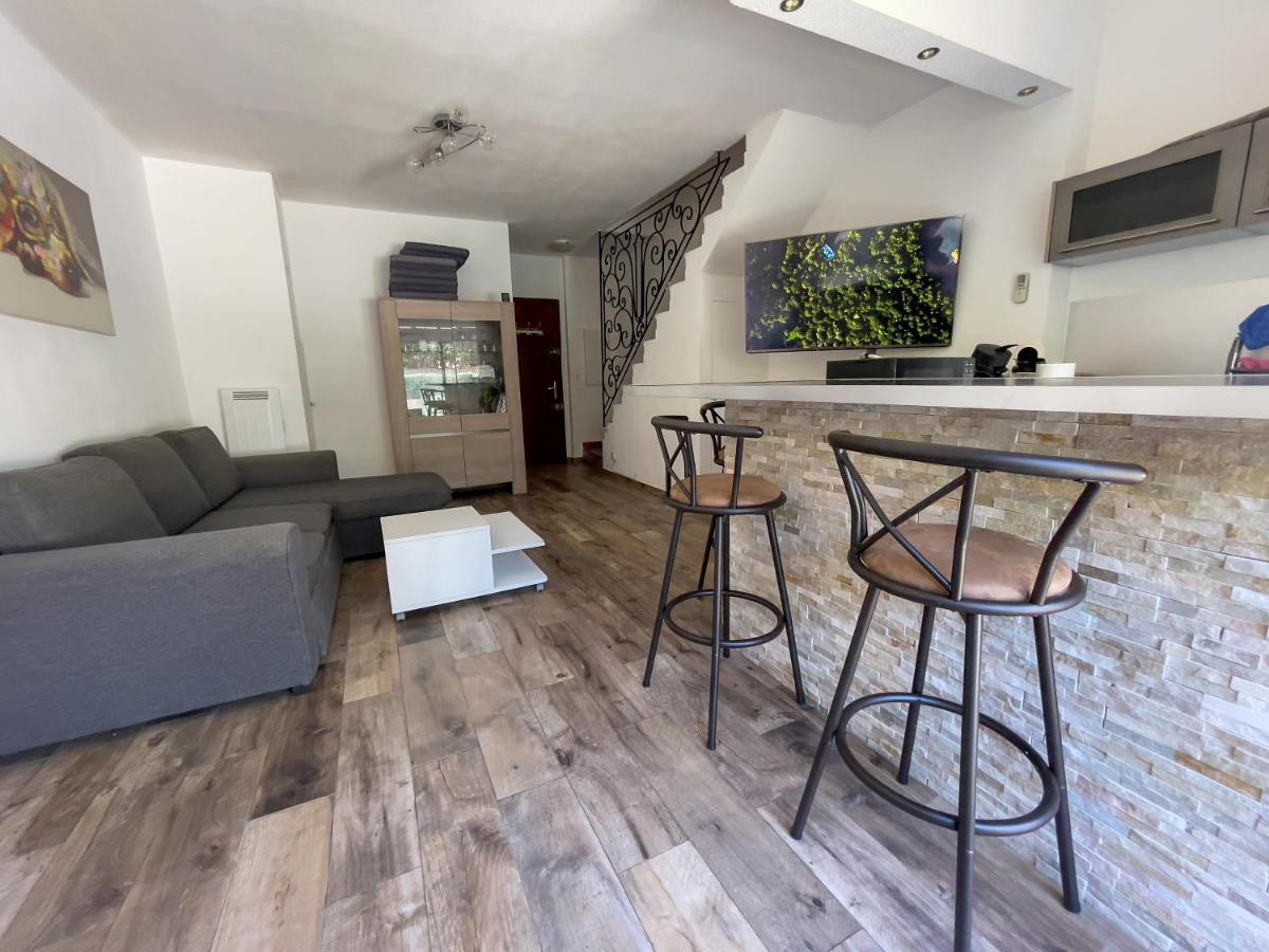 Appartement Maenat Borgo  Zewnętrze zdjęcie
